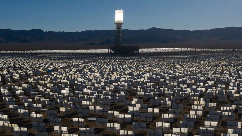 Concentrated solar-thermal power harnesses the sun's energy without photovoltaic panels, using mirrors to concentrate the sun's rays.