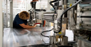 First Solar, the largest solar panel manufacturer in the U.S., said Tuesday that it will build a new panel factory in the US.