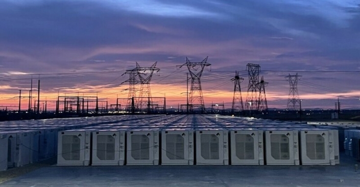 ptp-090622-7 Luna Battery Storage, a 100MW/400MWh BESS project in CA is now online and serving community choice aggregator Clean Power Alliance.