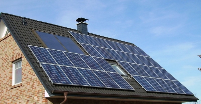 ptp-091222-2 The heat wave stressed CA’s electric grid but, distributed customer-sited batteries, charged by solar panels, helped keep the lights on.
