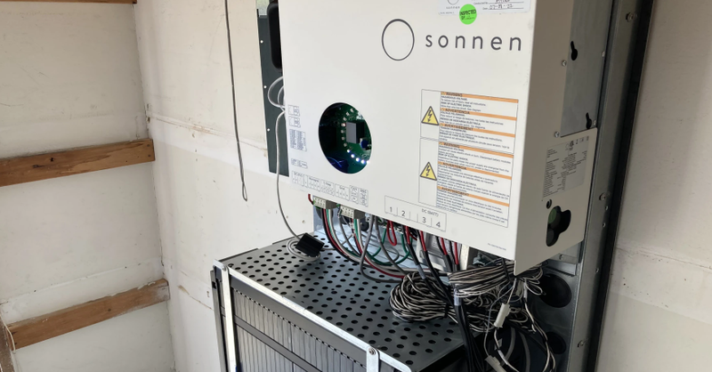 Newly developed software allows the management of thousands of residential batteries, which, if used collectively, become a virtual power plant.