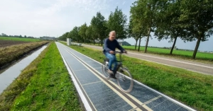 Two solar cycle paths came online in the Netherlands, and they’re the country’s first to have 1,000 square meters of solar surface area each.