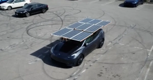A Tesla Model Y owner decided to build his own solar roof that can add over 20 miles of range to the electric SUV per day.