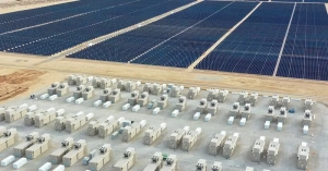 The project generates 875 MWDC of solar energy and has 3,287 MWh of energy storage with a total interconnection capacity of 1,300 MW.