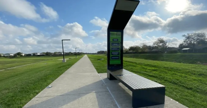 California State University – Dominguez Hills has new off-grid solar powered benches on its campus that provides off-grid wireless charging.