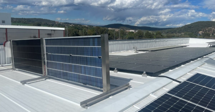 ptp-041824-1 Sud Renovables has installed a pilot vertical rooftop PV system on one of its facilities in Barcelona, Spain.