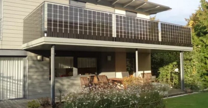 ptp-042624-2 Data acquired by Euronews claims that 400,000 German households have already connected their verandas and balconies to solar panels.