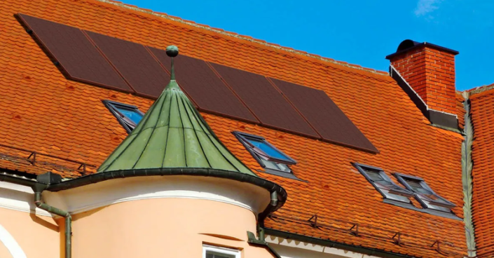 ptp-050924-3 Sonnenkraft has debuted its new “Terracotta” solar panel that matches red-tiled roofs and is historic-building compliant.